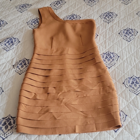 WOW couture Dresses & Skirts - Wow Couture Off the Sholder Dress Sz S